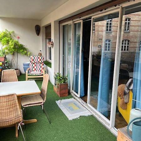 Grand Appartement Avec Balcon Et Parking Gratuit Sur Place Париж Экстерьер фото