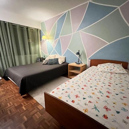 Grand Appartement Avec Balcon Et Parking Gratuit Sur Place Париж Экстерьер фото